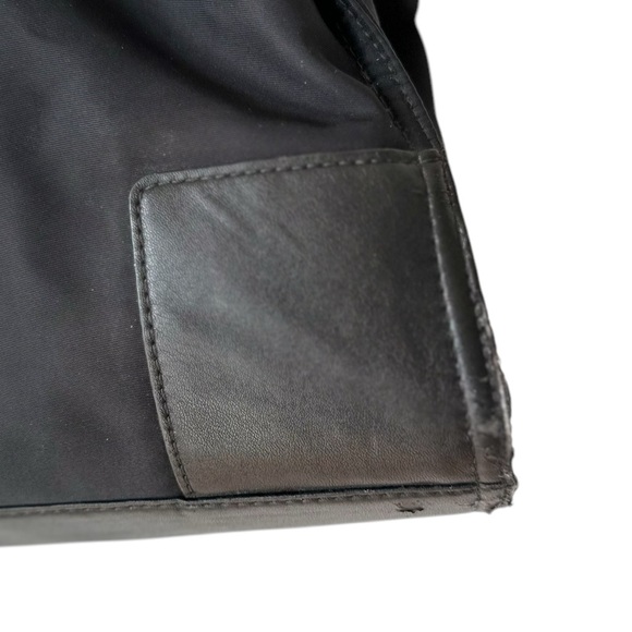 Tory Burch Black Tote with Geometric Logo Design - Picture 4 of 13